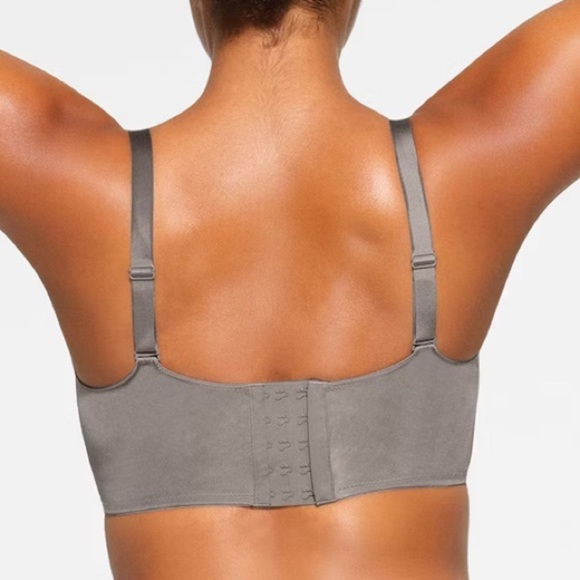 SKIMS LOGO SHINE BALCONETTE CORSET BRA | GREY CHALK - GREY CHALK / 46 / D NWT - Picture 2 of 8